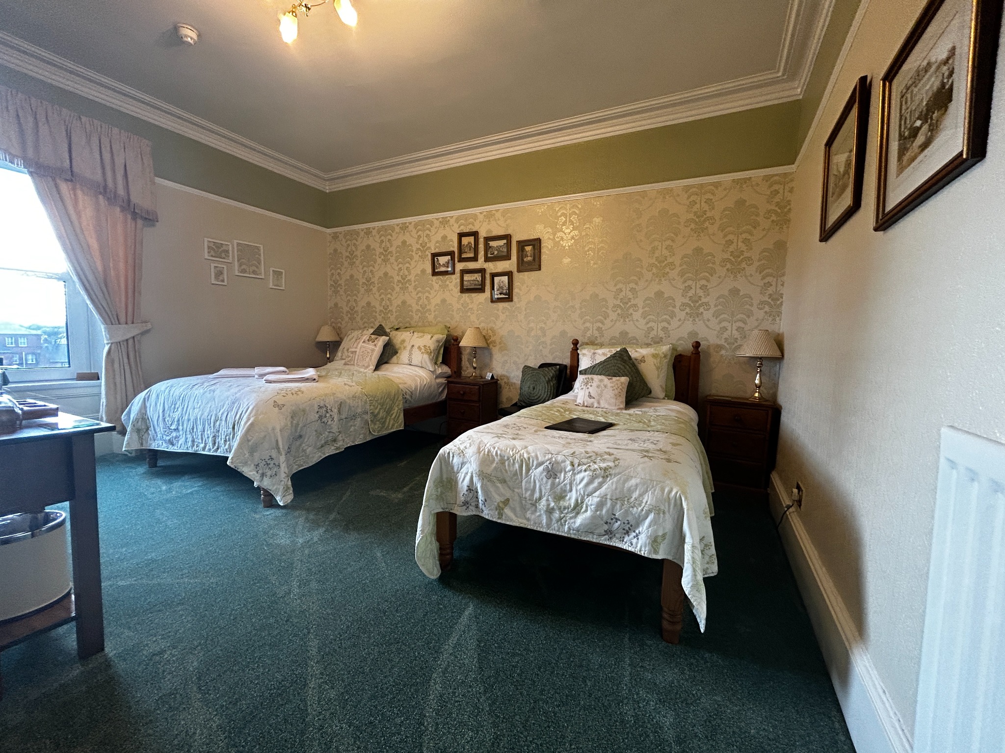 Spacious Twin Room at Glendale Guesthouse